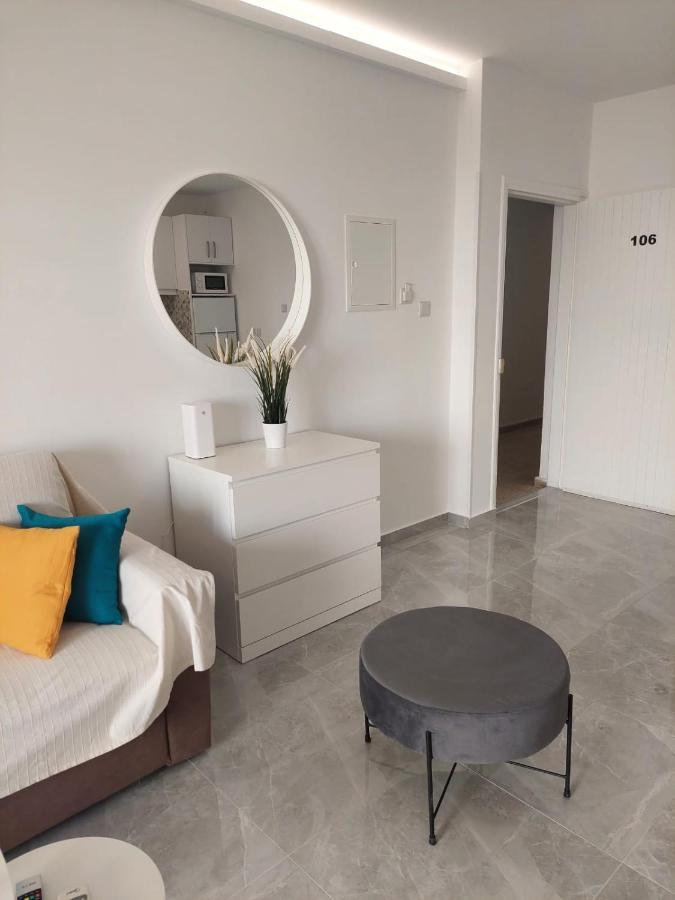 Amazing Napa Apartment Айя Напа Екстериор снимка